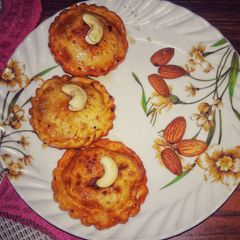 A picture of Kheer luchi/Padma luchi.