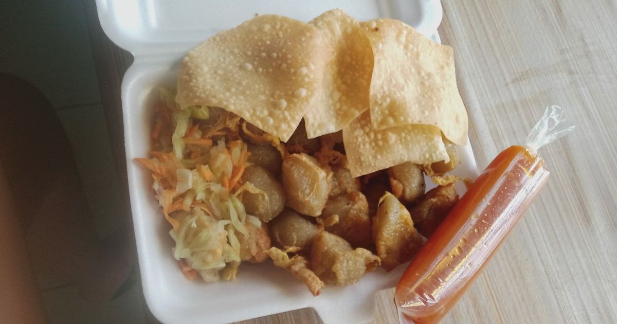 Bakso Goreng dengan Acar Sayur