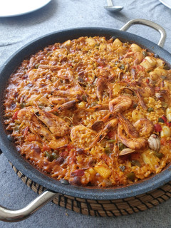 Una foto de Paella marinera