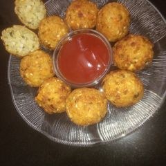 A picture of Leftover sabudane khichdi ke crispy vada.