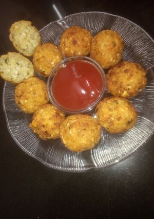 A picture of Leftover sabudane khichdi ke crispy vada.