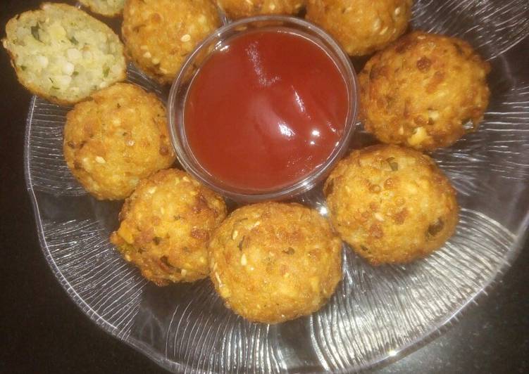 Leftover sabudane khichdi ke crispy vada