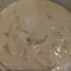 A picture of Chicken garlic white wine cream sauce.