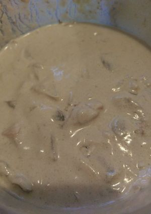 A picture of Chicken garlic white wine cream sauce.