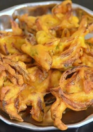 प्याज़ के पकौड़े (pyaz ke pakode recipe in Hindi) रेसिपी मुख्य फोटो