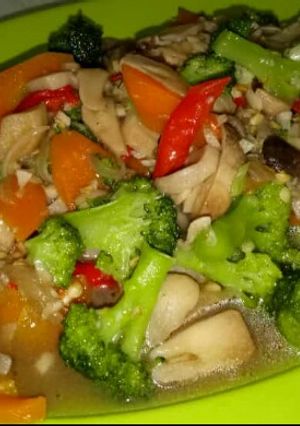 Foto resep Tumis Jamur Kancing Brokoli Wortel