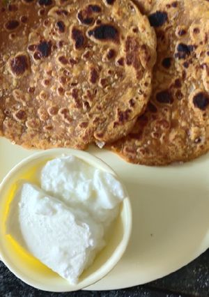 A picture of Onion paratha.
