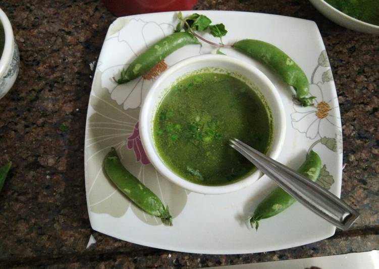 Mint and peas soup