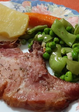 Una foto de Chuleta de Sajonia especiada, en Airfryer, con verduras
