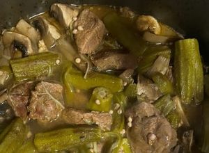 Foto de Carne de Vaca com Cogumelos e Quiabos