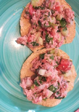 Una foto de Tostadas de atún. ॐ