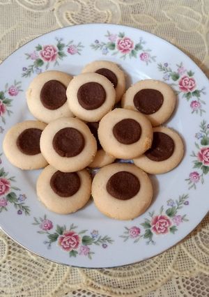 A picture of Two colours biscuits ❤️.