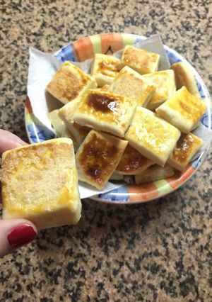 Una foto de Bizcochitos de grasa sin grasa con crema