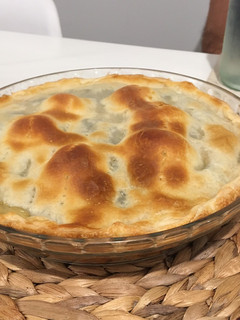 Una foto de Tarta de acelga y salsa blanca