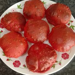 A picture of Beetroot pooris.