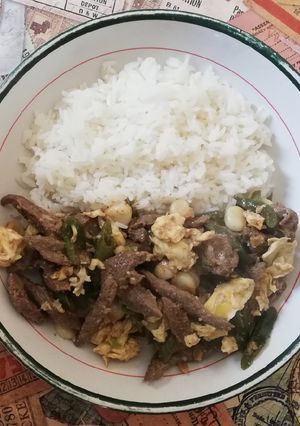 Una foto de Saltado de vainitas con bisteck