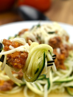 Una foto de Zoodles con Salsa Boloñesa
