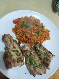 Foto de Entremeada grelhada com Arroz de Tomate e Pimento
