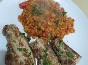 Foto de Entremeada grelhada com Arroz de Tomate e Pimento