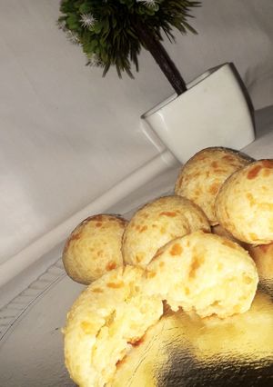 Una foto de Pao de queijo Brasilero