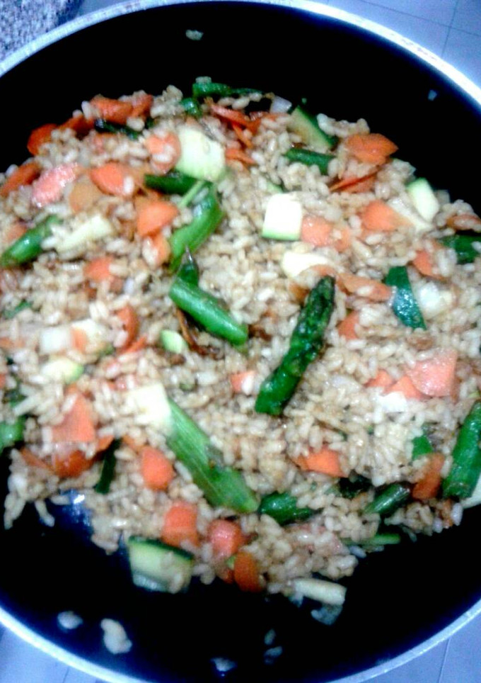 Una foto de Arroz con verduras diferente