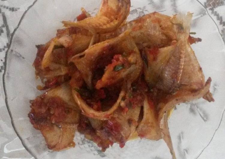 Kriuk Ikan Asin Balado Pedas Manis