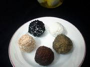 A picture of sesame seed balls