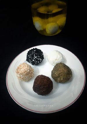 A picture of Labneh Balls (Yoghurt Cheese Balls).
