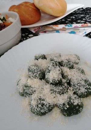 A picture of Spinach gnocchi.