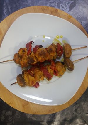Una foto de Brochetas de pollo