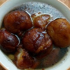 A picture of Gulabjamun.