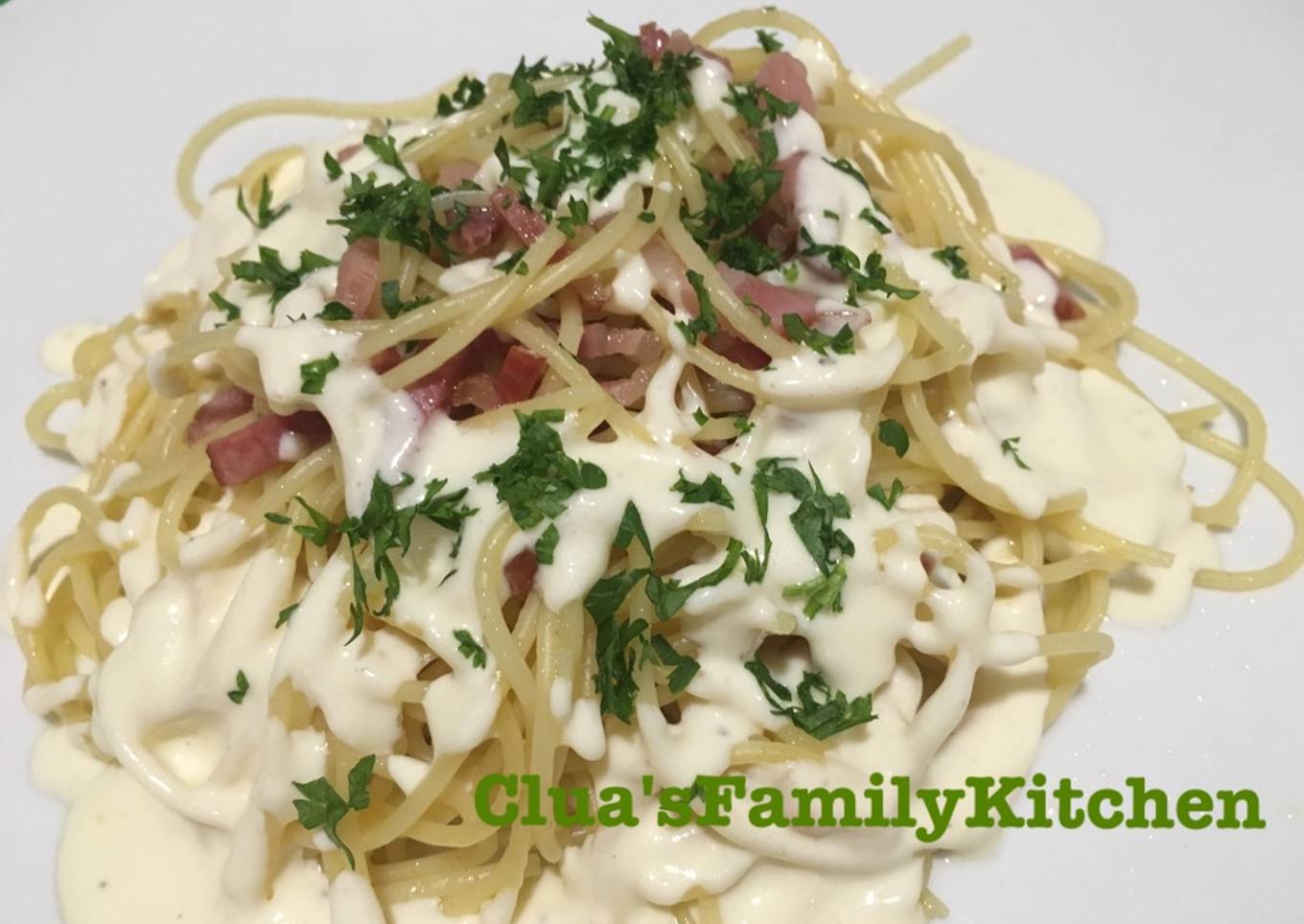 Spaghetti with alfredo sauce