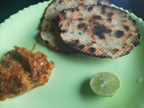तांदुळाच्या पिठाचे पराठे आणि झणझणीत वांग्याचं भरीत (tandul paratha ani bharit recipe in marathi)