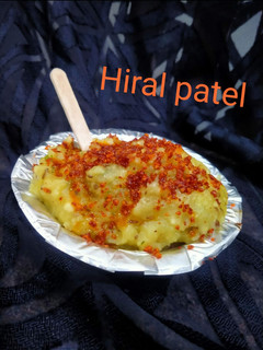ચોખા ના લોટ નુ ખીચુ (Rice Flour Khichu Recipe In Gujarati રેસીપી મુખ્ય ફોટો