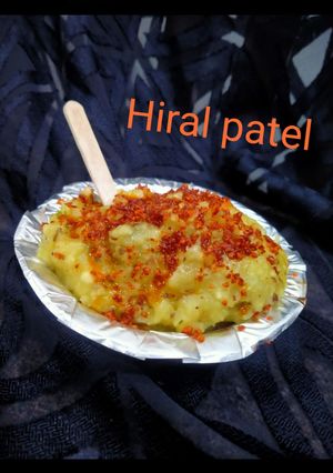 ચોખા ના લોટ નુ ખીચુ (Rice Flour Khichu Recipe In Gujarati રેસીપી મુખ્ય ફોટો