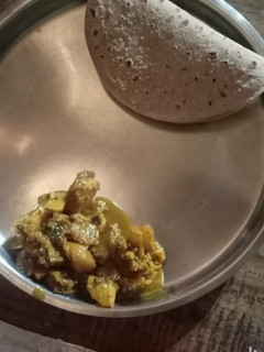 आलू गोभी की सब्जी (aloo Gobi ki sabzi recipe in Hindi) रेसिपी मुख्य फोटो