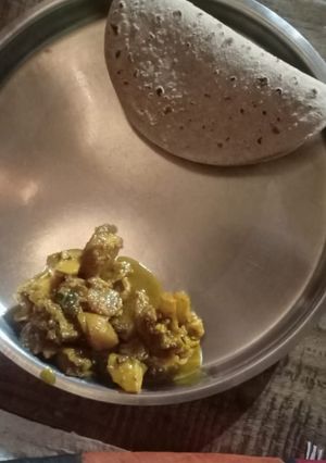 आलू गोभी की सब्जी (aloo Gobi ki sabzi recipe in Hindi) रेसिपी मुख्य फोटो