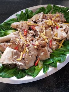 Hình của món Gà hấp cải thìa.