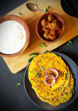 A picture of Methi masala chapati.