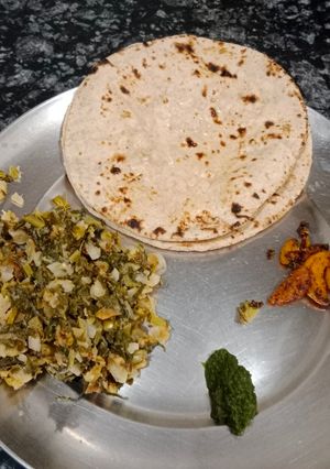 मूली और उसके पत्तो की चटपटी सब्जी रेसिपी मुख्य फोटो