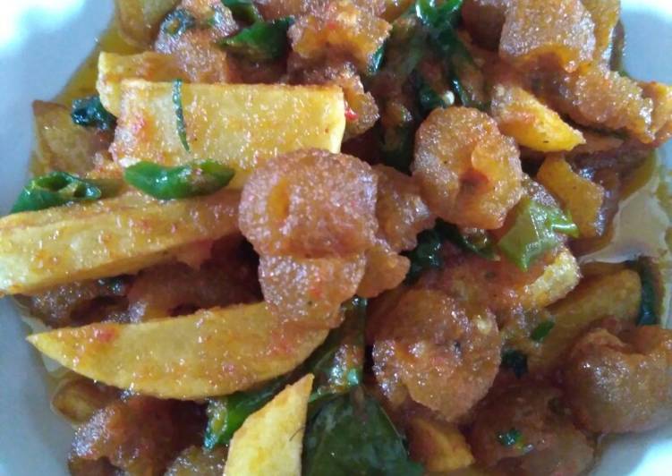 Easiest Way to Cook Delicious Tumis sambel KK (kentang kikil) cabe ijo
