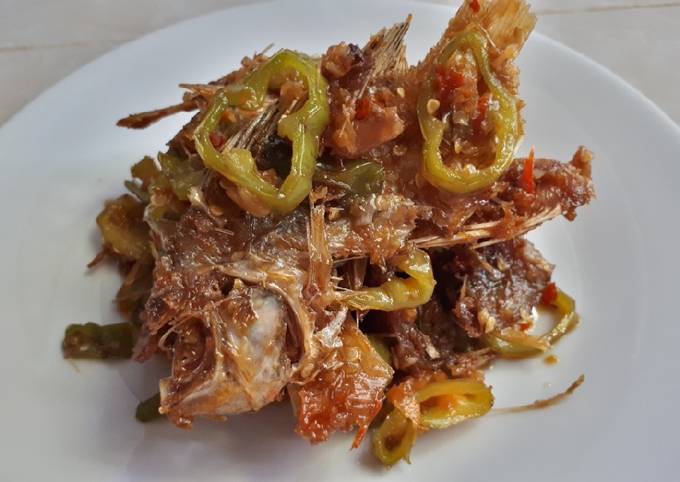 Sambal ikan nila asin