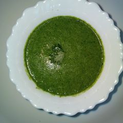 A picture of Coriander mint chutney.
