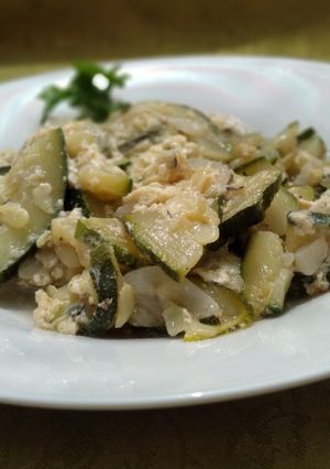 Una foto de Zapallo italiano con huevo