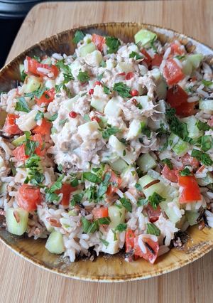 Une photo de Salade de Thon, Tomates, Concombre et Pommes