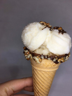 Una foto de Helado de caramelo salado con ron y vainilla