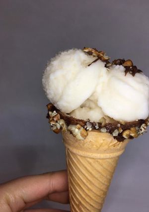 Una foto de Helado de caramelo salado con ron y vainilla