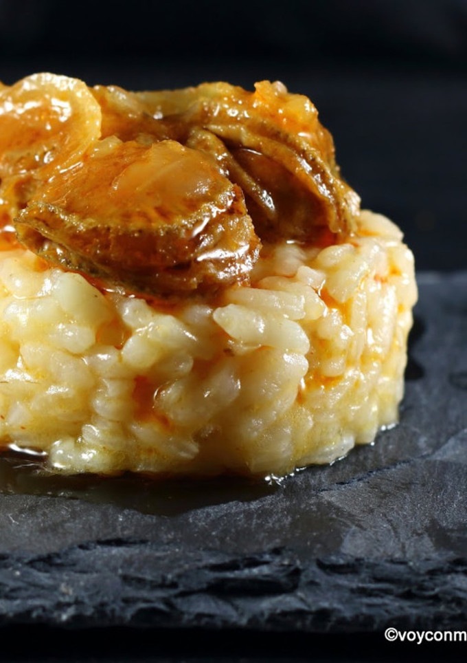Una foto de Risotto con zamburiñas en salsa vieira en conserva