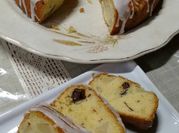 Una foto de budín de chocolate y pera