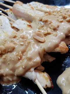 Una foto de Pinchitos de pollo en Salsa de Cacahuete o Mani